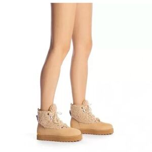 Larroude Vail Leather Nubuck Sherpa Boots in Sand Cream US 7 NEW MSRP $415